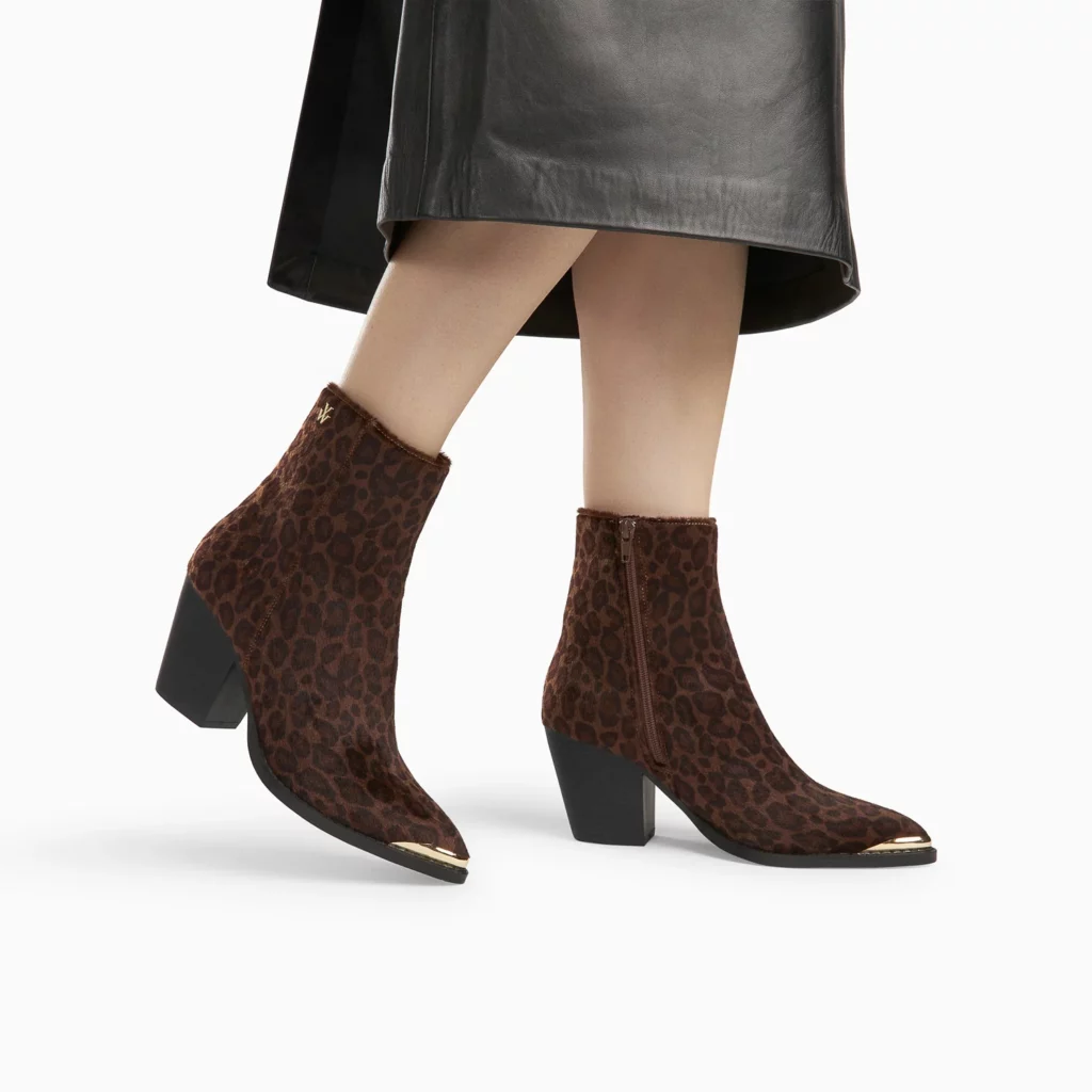 Bottines santiags Amandine léopard à talon Vanessa Wu – Image 5