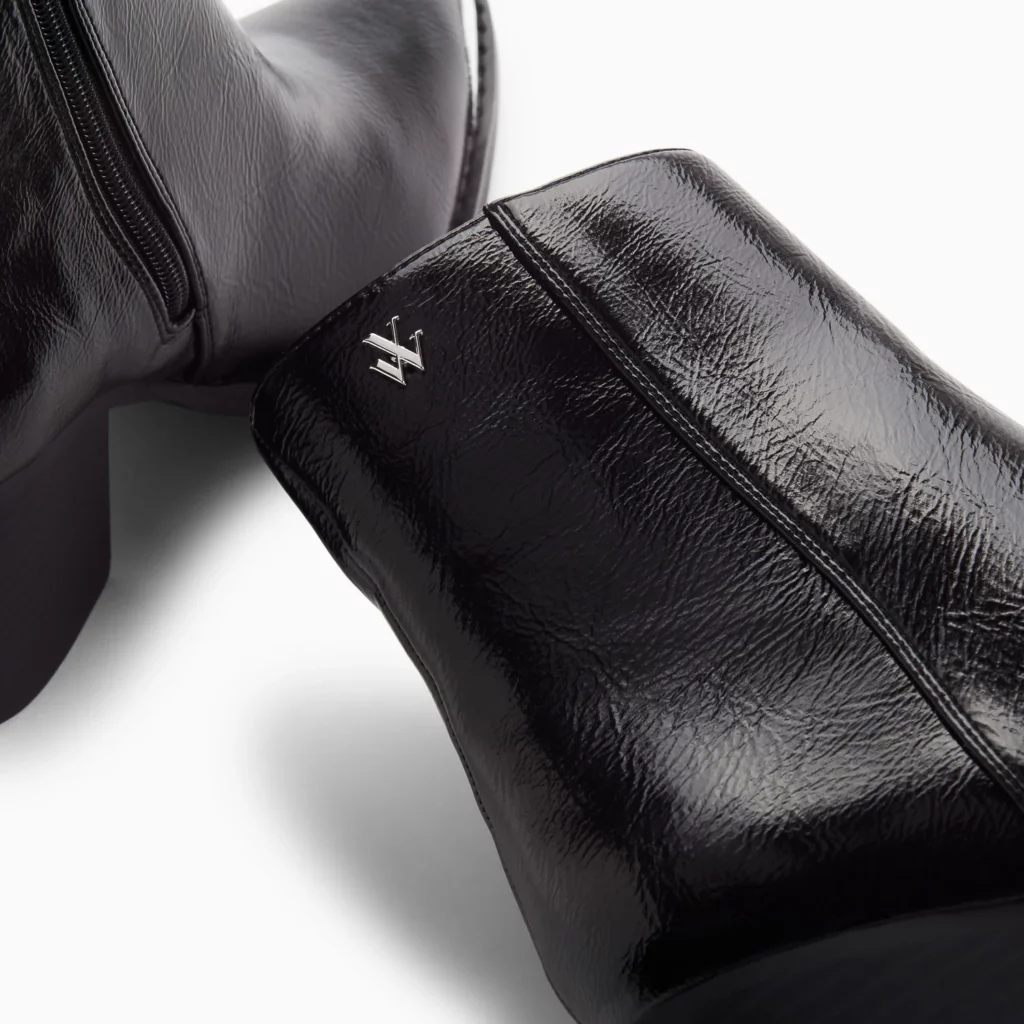 Bottines santiags Amandine noires à talon Vanessa Wu – Image 2