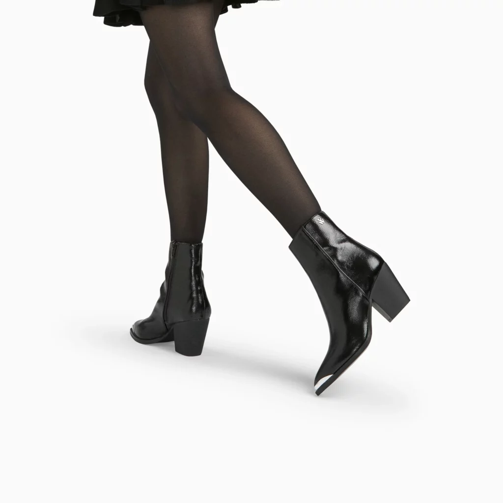 Bottines santiags Amandine noires à talon Vanessa Wu – Image 5