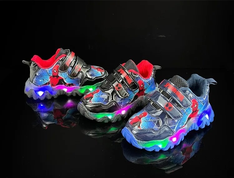 Basket Spiderman lumineuse – Image 5