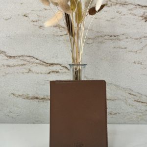 Porte-passeport cuir Mila Louise Oru C ocre